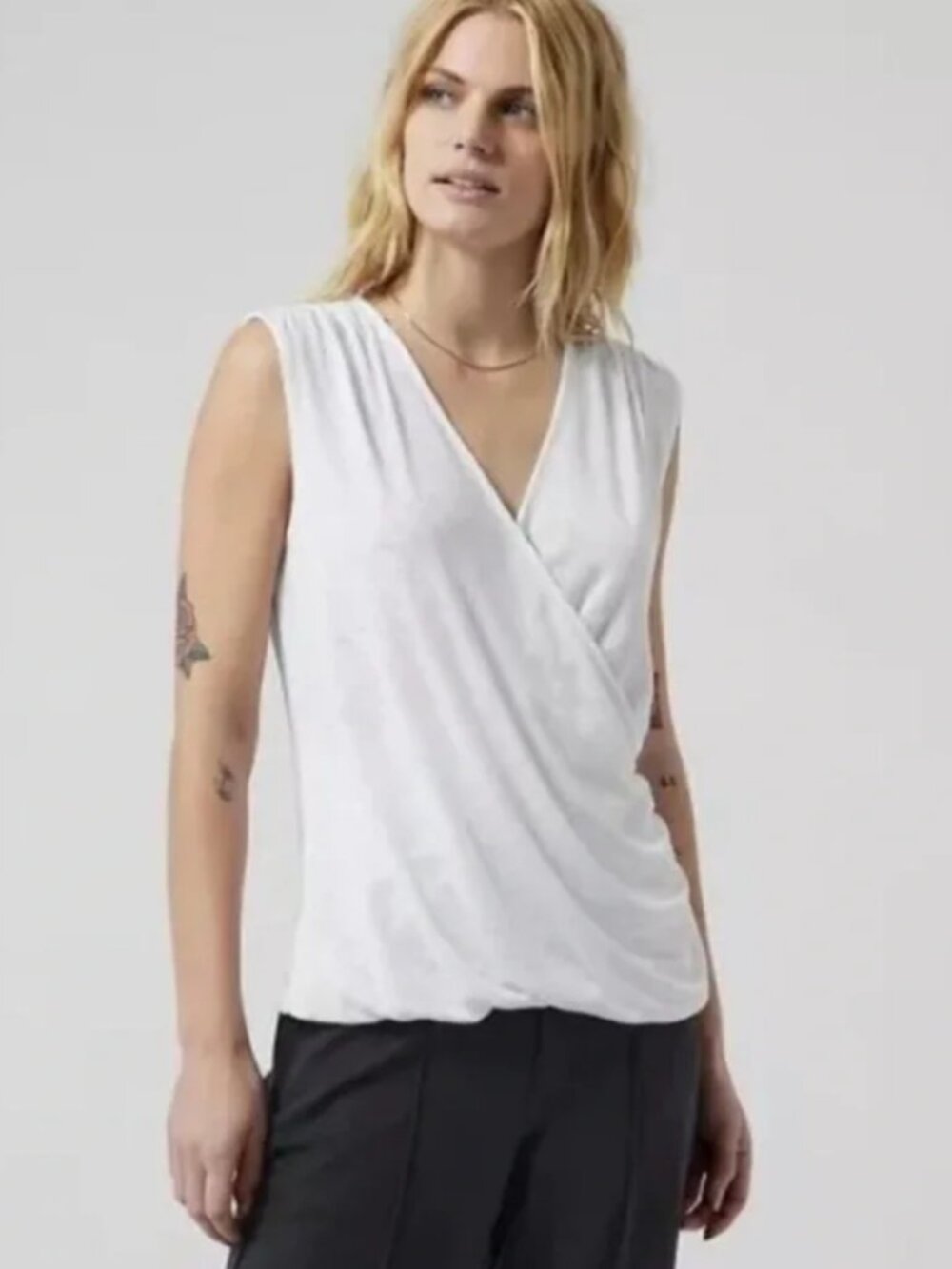 Athleta Breezy Wrap Tank Lightweight Top Shirt White XS 988031